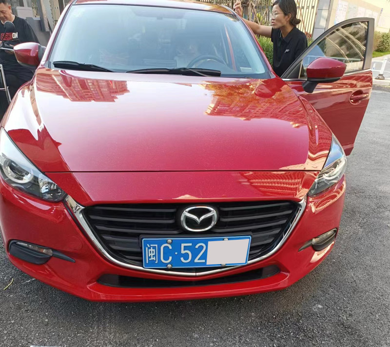 福建省石獅市聯(lián)邦大道閩C52***紅色馬自達清洗案例